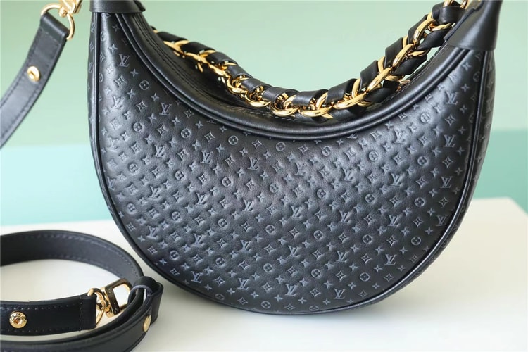 Louis Vuitton Loop Black For Women‎ 9.1in/23.1cm M22591