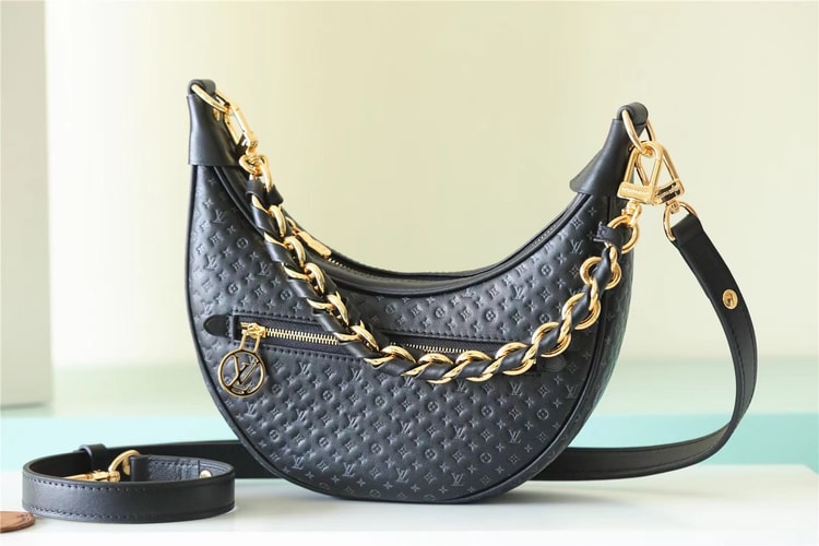 Louis Vuitton Loop Black For Women‎ 9.1in/23.1cm M22591