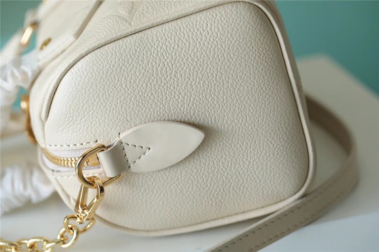 Louis Vuitton Speedy Bandouliere 20 White