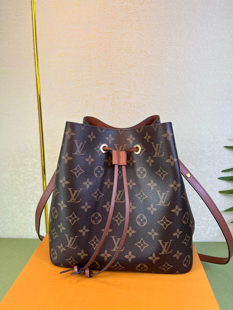 Louis Vuitton NeoNoe MM Brown For Women 26cm / 10.2in M44887