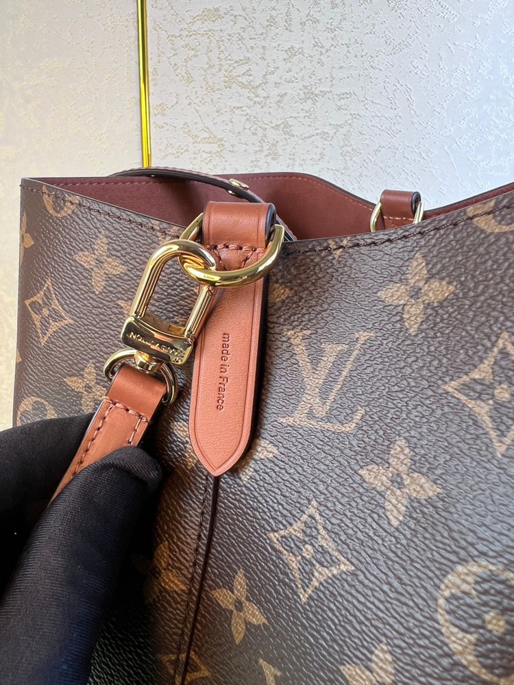 Louis Vuitton NeoNoe MM Brown For Women 26cm / 10.2in M44887