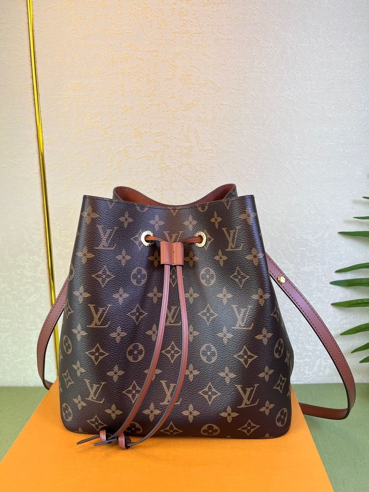 Louis Vuitton NeoNoe MM Brown For Women 26cm / 10.2in M44887