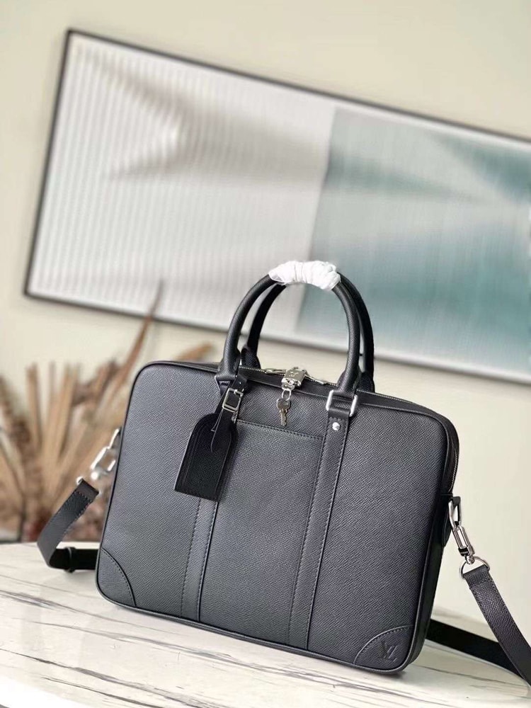 Louis Vuitton Porte-Documents Voyage PM Black For Men 36.5cm / 14.4in M30925