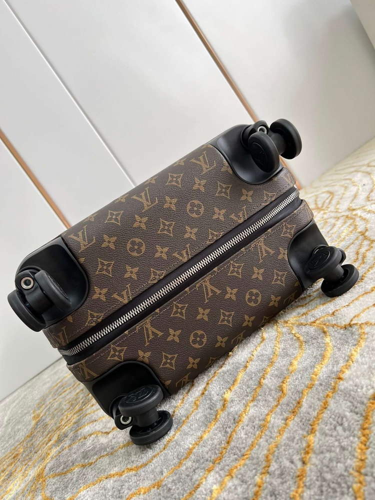 Louis Vuitton Horizon 55 Brown 21.7in/55cm
