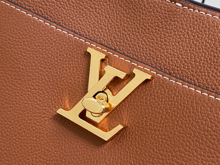 Louis Vuitton Lock and Walk Brown For Women 8.1in/20.5cm M24165