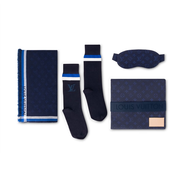 Louis Vuitton LV Travel Kit Bag Blue For Men 57.1in/145cm M77970