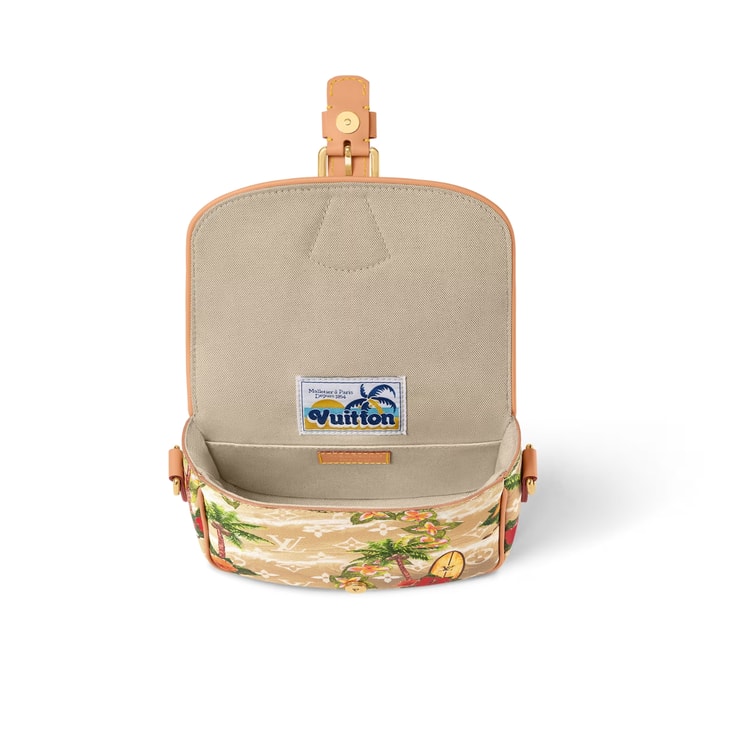 Louis Vuitton Montsouris Messenger PM Bag For Men 7.9in/20cm M24986