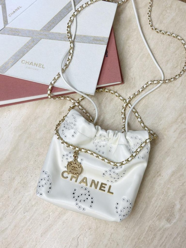[True-to-ORIGINAL] Chanel 22 Mini Handbag White 7.5in/19cm For Women AS3980-B19648-10601