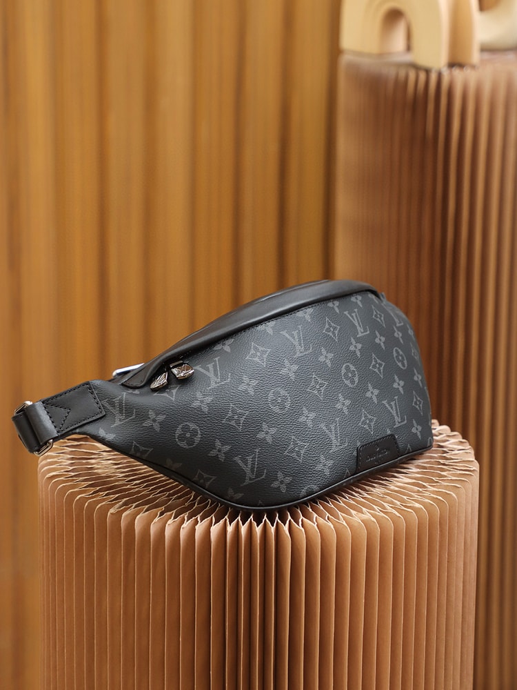 Louis Vuitton Discovery Bumbag PM Monogram Eclipse Canvas M46035