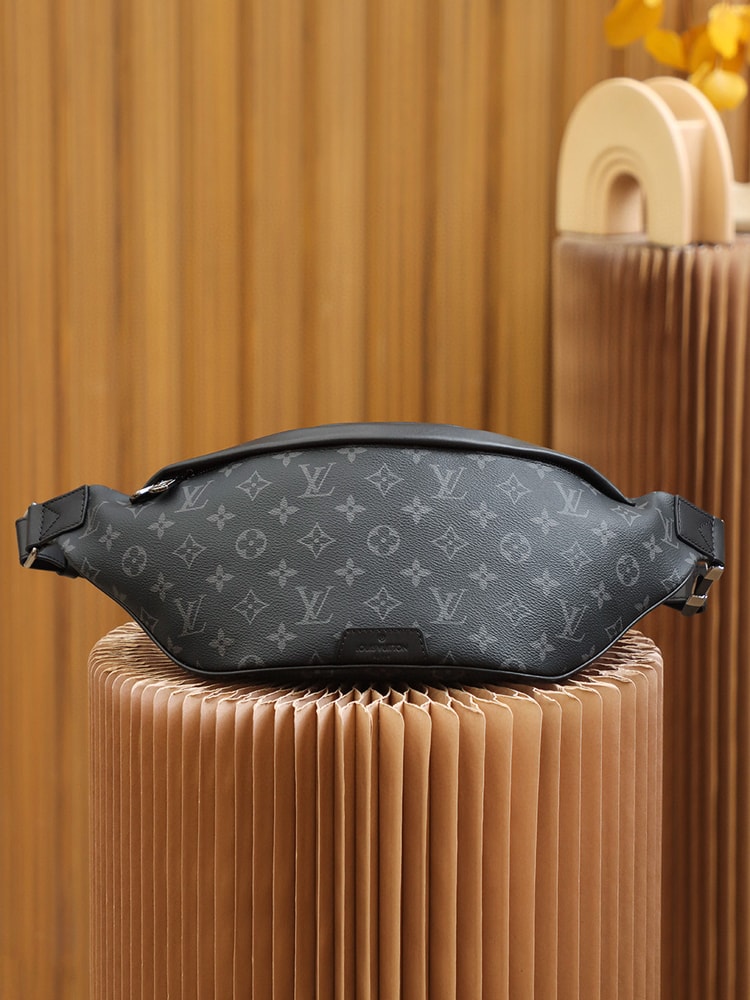 Louis Vuitton Discovery Bumbag PM Monogram Eclipse Canvas M46035
