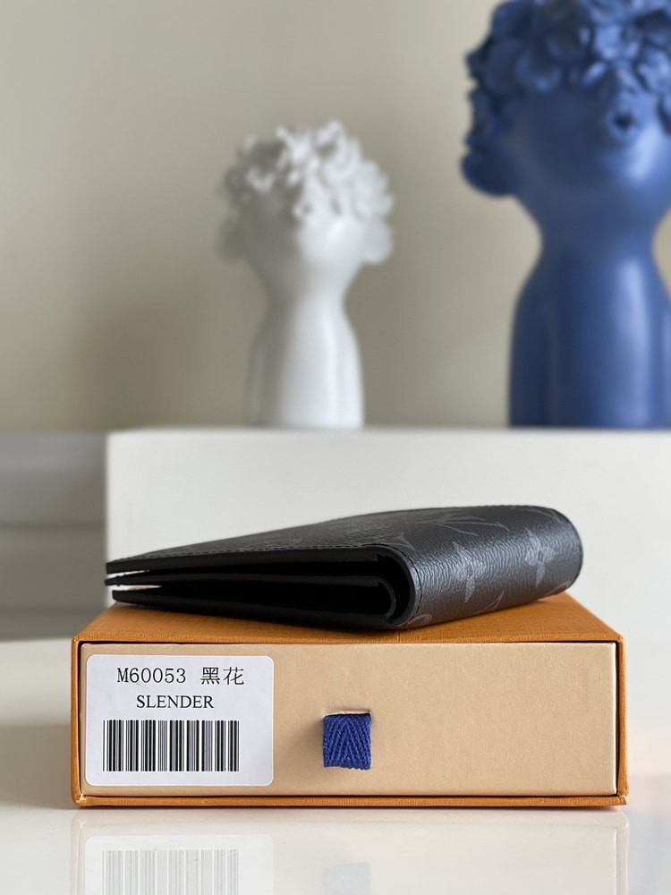 Louis Vuitton Amerigo Wallet Monogram Eclipse For Men, Men's Wallet 4.7in/11.5cm LV