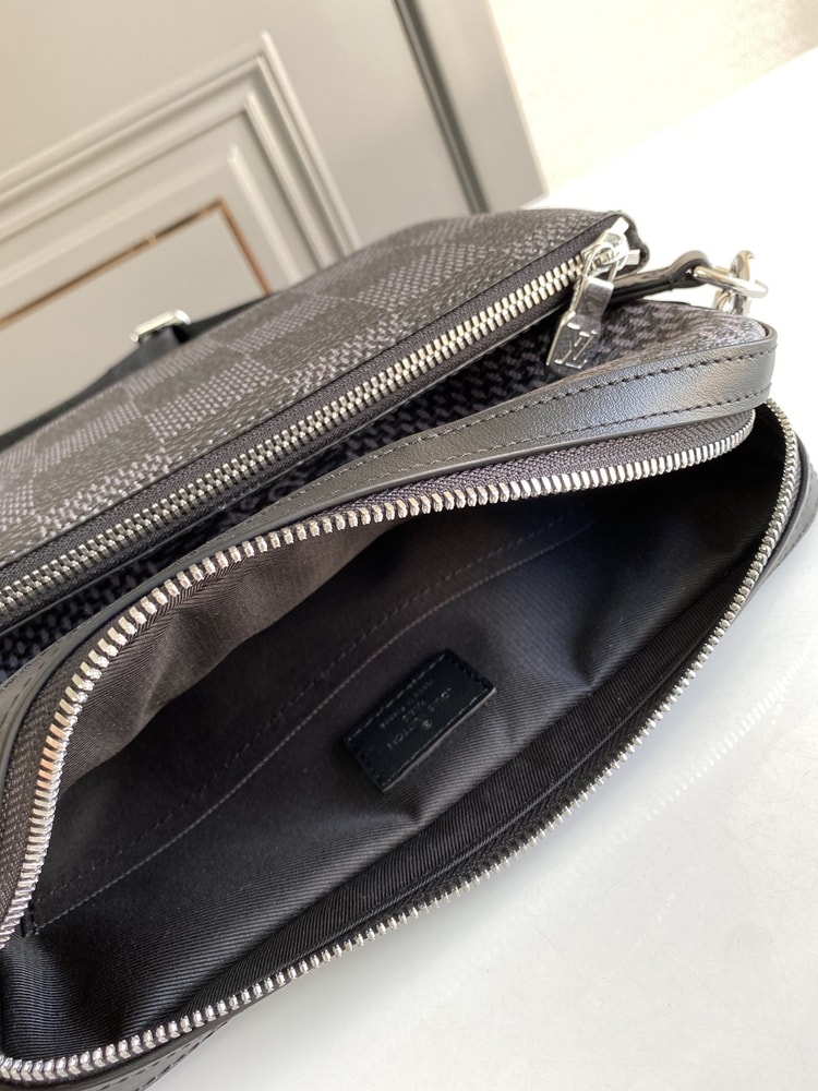 Louis Vuitton Trio Messenger Damier Graphite Black N50017