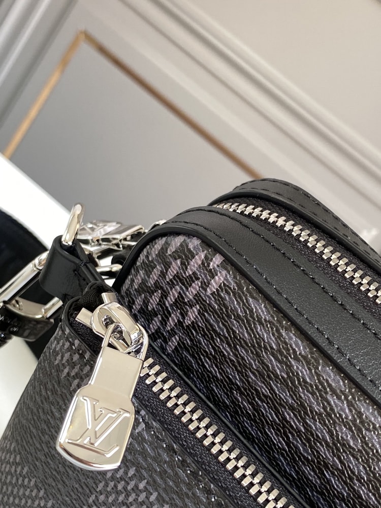 Louis Vuitton Trio Messenger Damier Graphite Black N50017