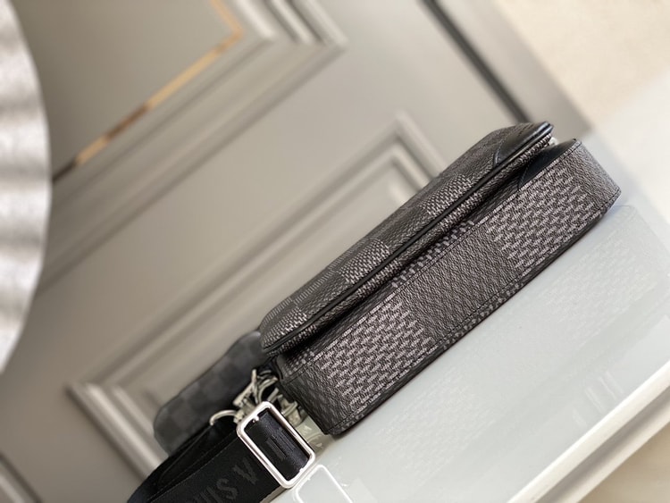 Louis Vuitton Trio Messenger Damier Graphite Black N50017