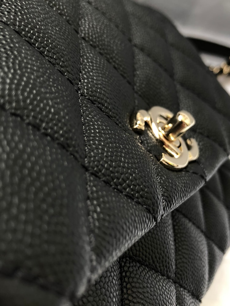 Chanel Classic Mini Flapbag Top Handle Black