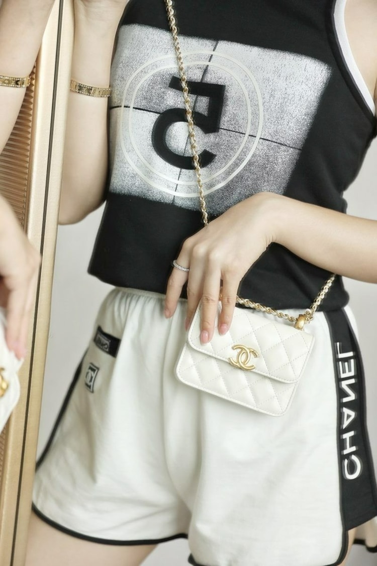 Chanel CO-CO Clutch With Chain 9.5cm/3.7in Gold Toned Hardware For Women White