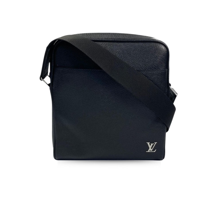 Louis Vuitton Alex Messenger BB Taiga Black M30265