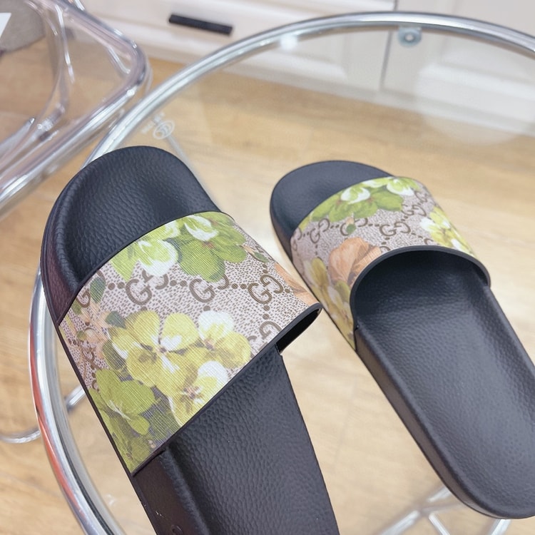 Gucci Men's GG Pursuit Floral Slides Green For Men 407345
