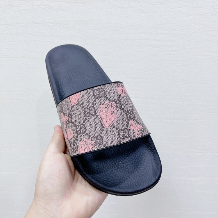 Gucci Men's GG Slide Sandal With Strawberry And Cherry Black For Men 407345