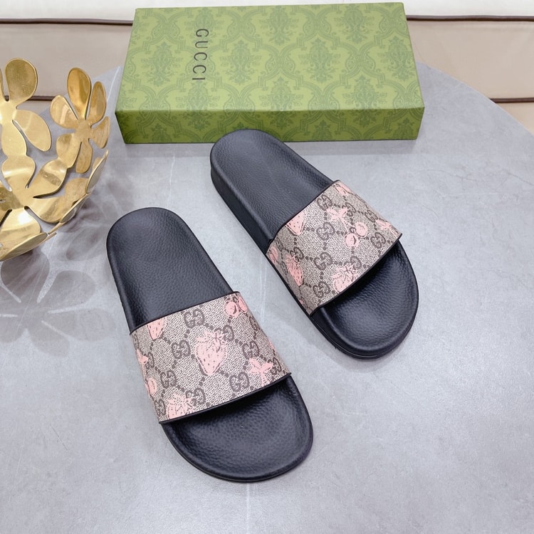 Gucci Men's GG Slide Sandal With Strawberry And Cherry Black For Men 407345