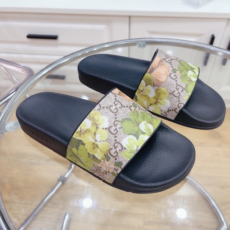 Gucci Men's GG Pursuit Floral Slides Green For Men 407345