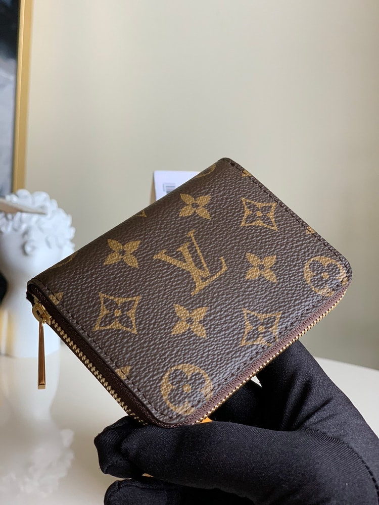 Louis Vuitton Zippy Coin Purse In Monogram Canvas For Women, Women's Wallet 11cm LV M60067