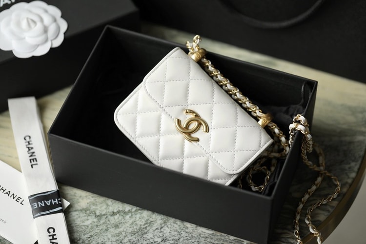Chanel CO-CO Clutch With Chain 9.5cm/3.7in Gold Toned Hardware For Women White