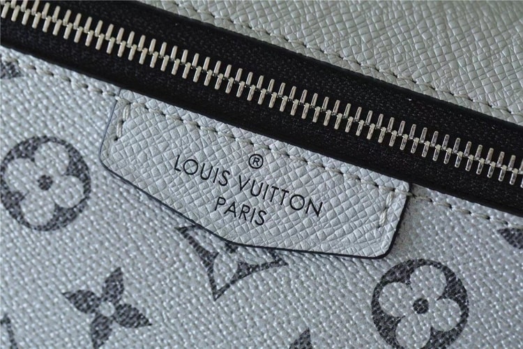 [True-to-ORIGINAL] Louis Vuitton Outdoor Messenger Bag Monogram/Taiga Gunmetal Grey For Men Bags 10.2in/26cm - M30830