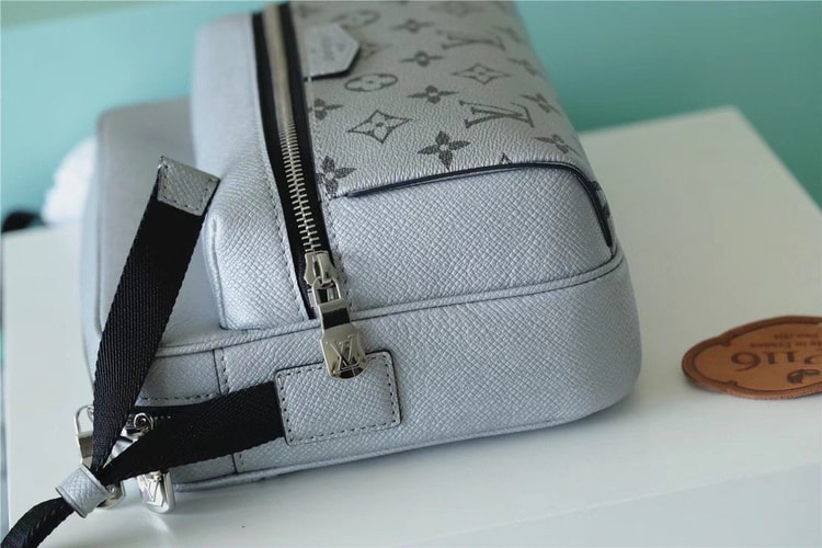 [True-to-ORIGINAL] Louis Vuitton Outdoor Messenger Bag Monogram/Taiga Gunmetal Grey For Men Bags 10.2in/26cm - M30830