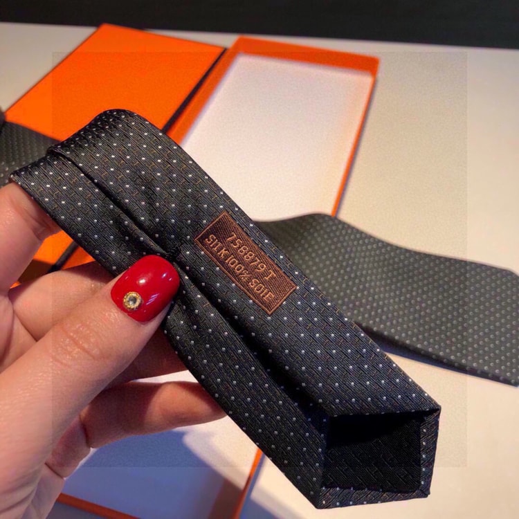 Hermes Tie 7 Faconnee New H Tie Noir Hermes Men Tie H036201T 01