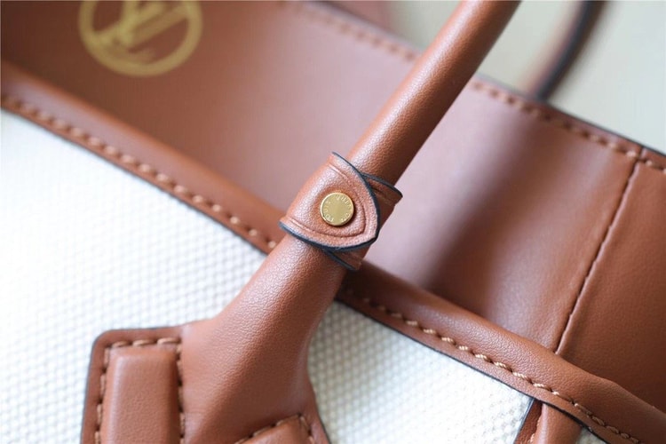 [True-to-ORIGINAL] Louis Vuitton On My Side PM Bag Monogram Flower For Women 25cm/9.8 Inches Caramel Brown LV M59905