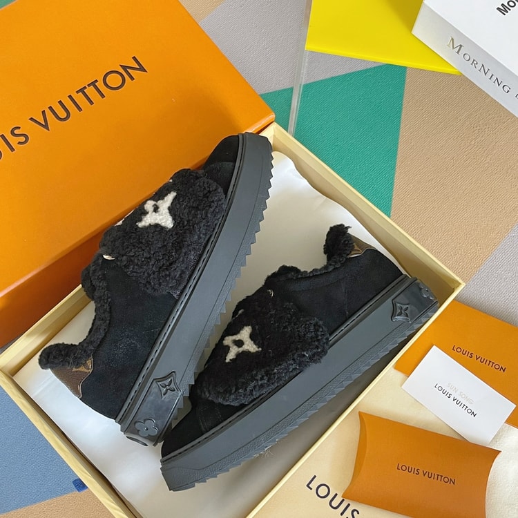 Louis Vuitton Women's Time Out Sneaker Black For Women LV 1AADTK