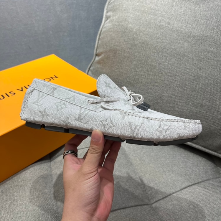 Louis Vuittion LV Driver Moccasin White For Men LV 1AAF46