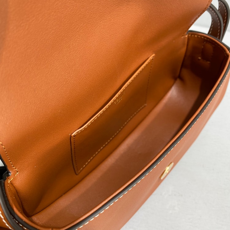 Celine Clutch On Strap Brown For Women 7in/18cm 10I593DQ1.04LU